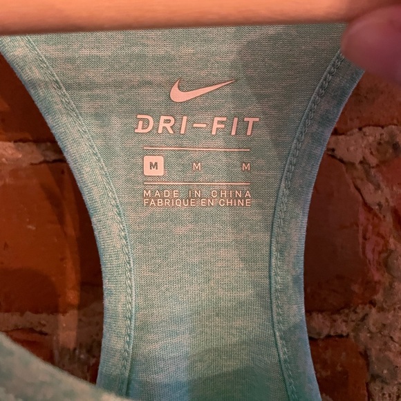 Two Nike workout tanks - Picture 3 of 8